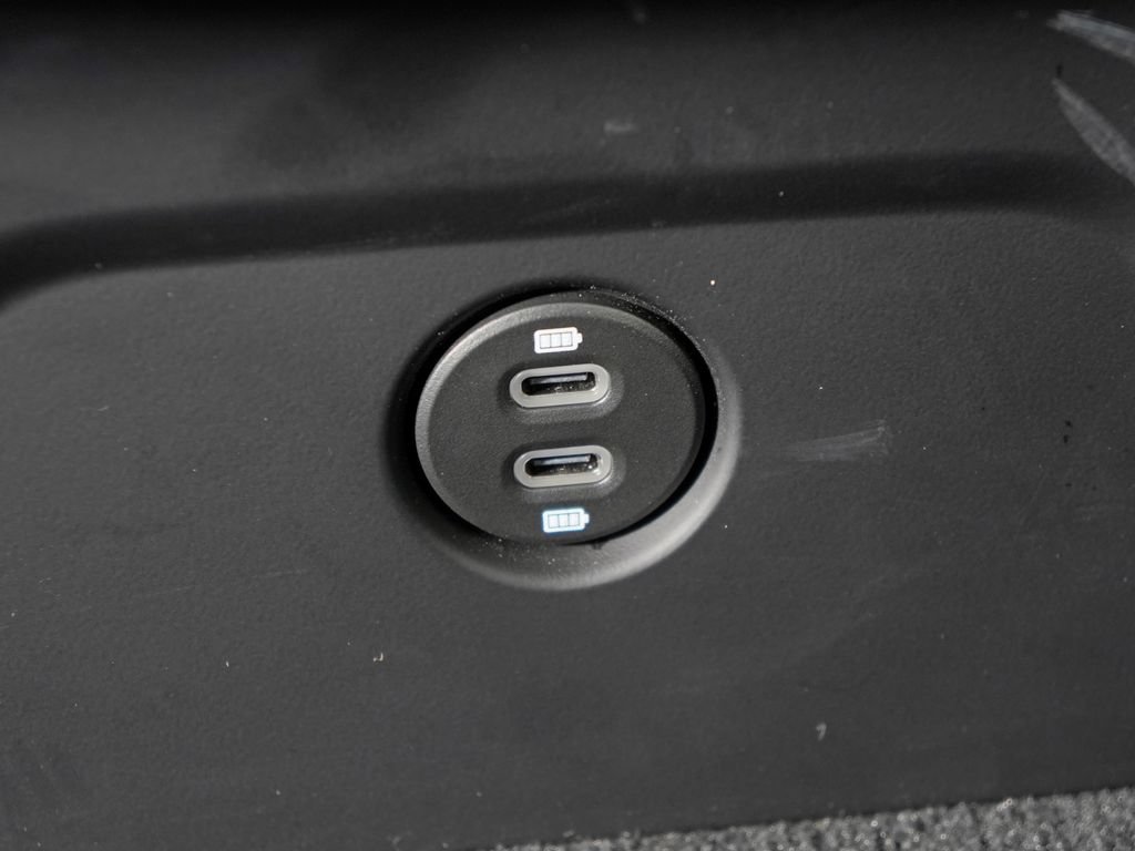Certified 2026 Porsche Macan S AWD/4WD image 39