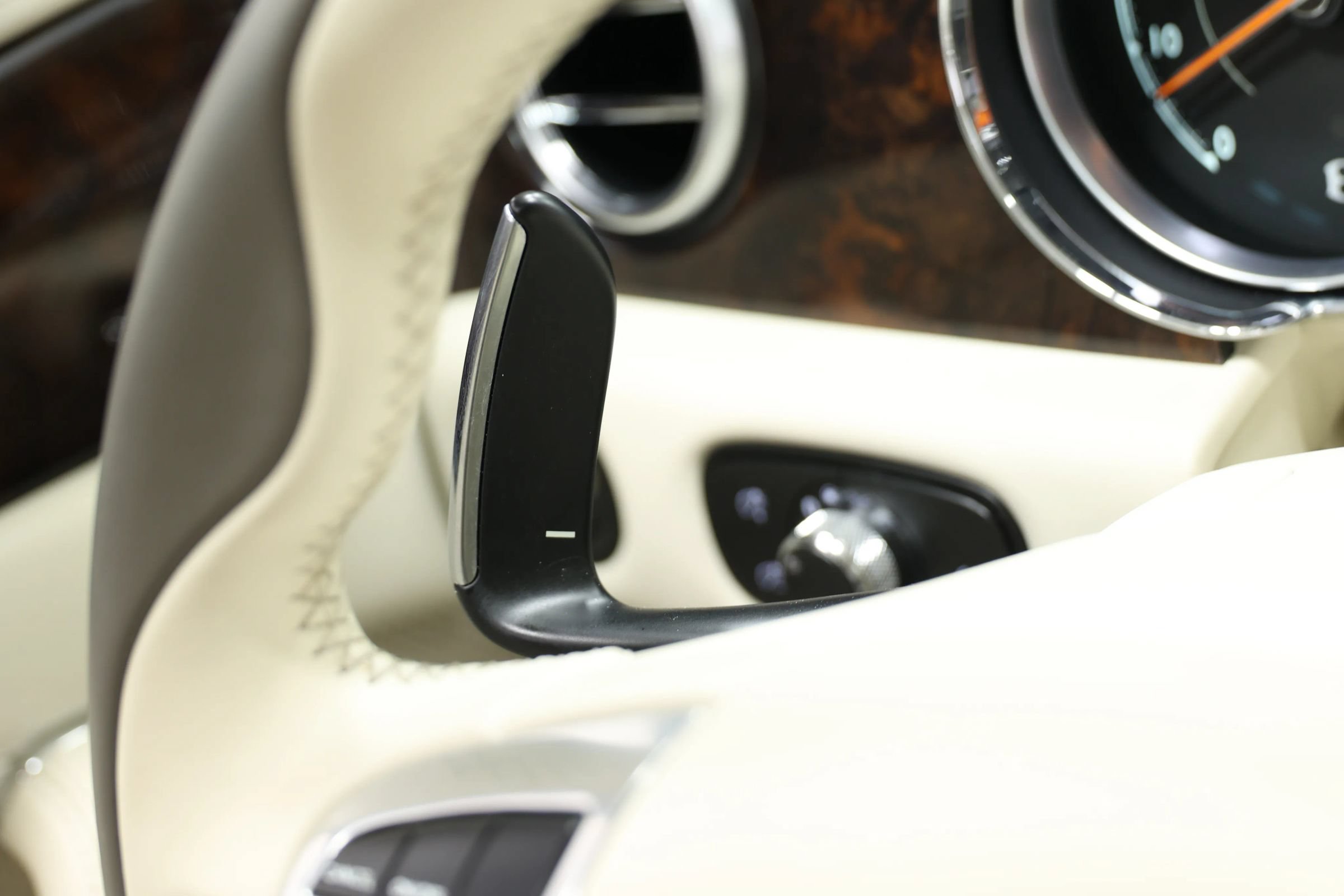 Used 2018 Bentley Flying Spur V8 AWD/4WD image 30
