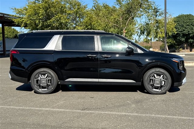 New 2026 Kia Carnival EX image 3