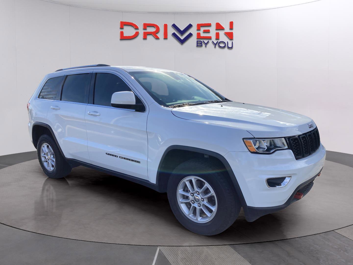 Used 2018 Jeep Grand Cherokee Laredo image 8