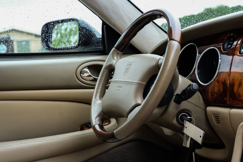Used 2006 Jaguar XK8 Convertible RWD image 23