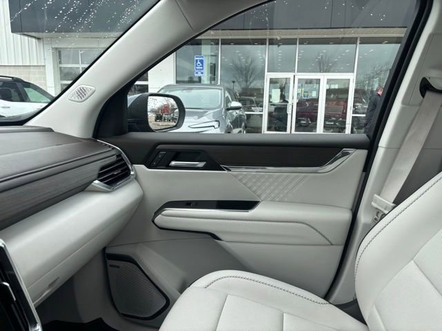 Used 2024 GMC Acadia Denali w/ LPO, Floor Liner Package image 13
