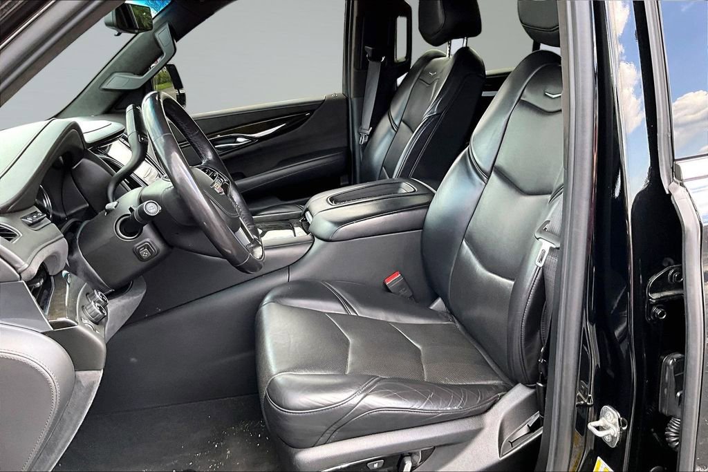 Used 2020 Cadillac Escalade ESV Platinum AWD/4WD image 24