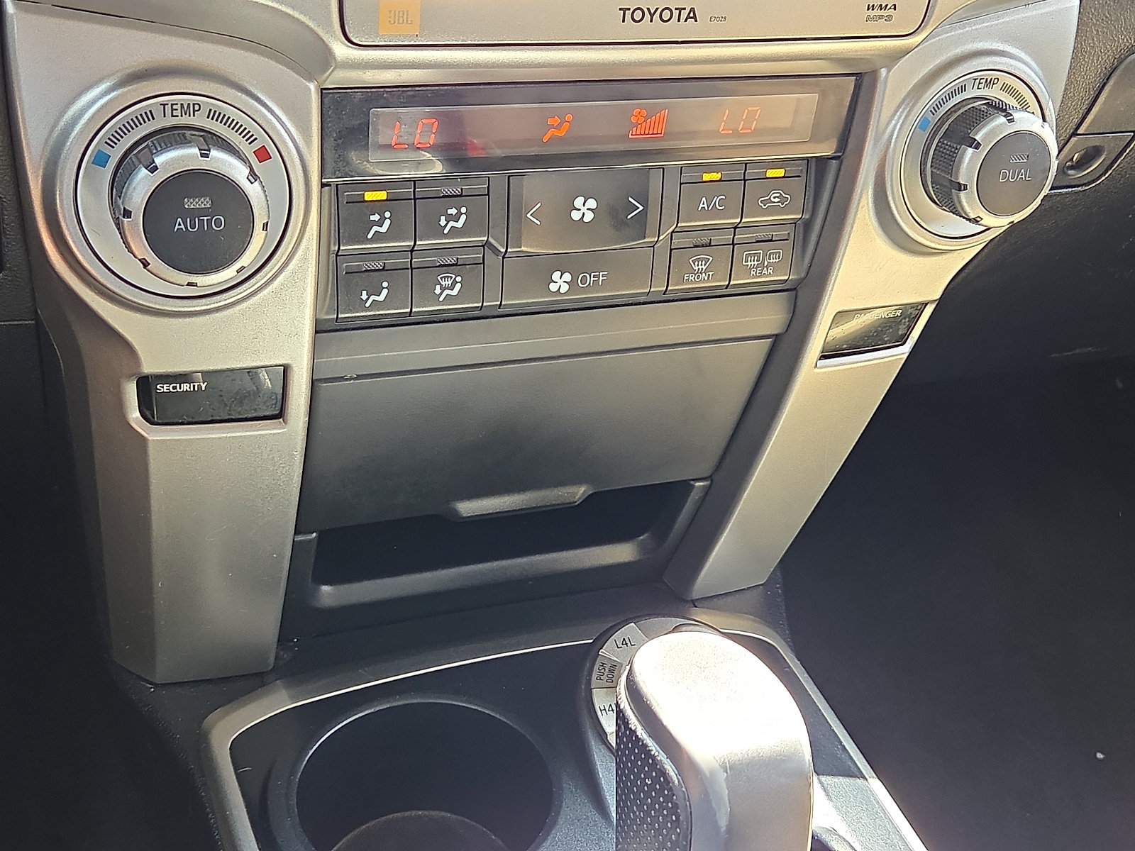 Used 2010 Toyota 4Runner Limited AWD/4WD image 19