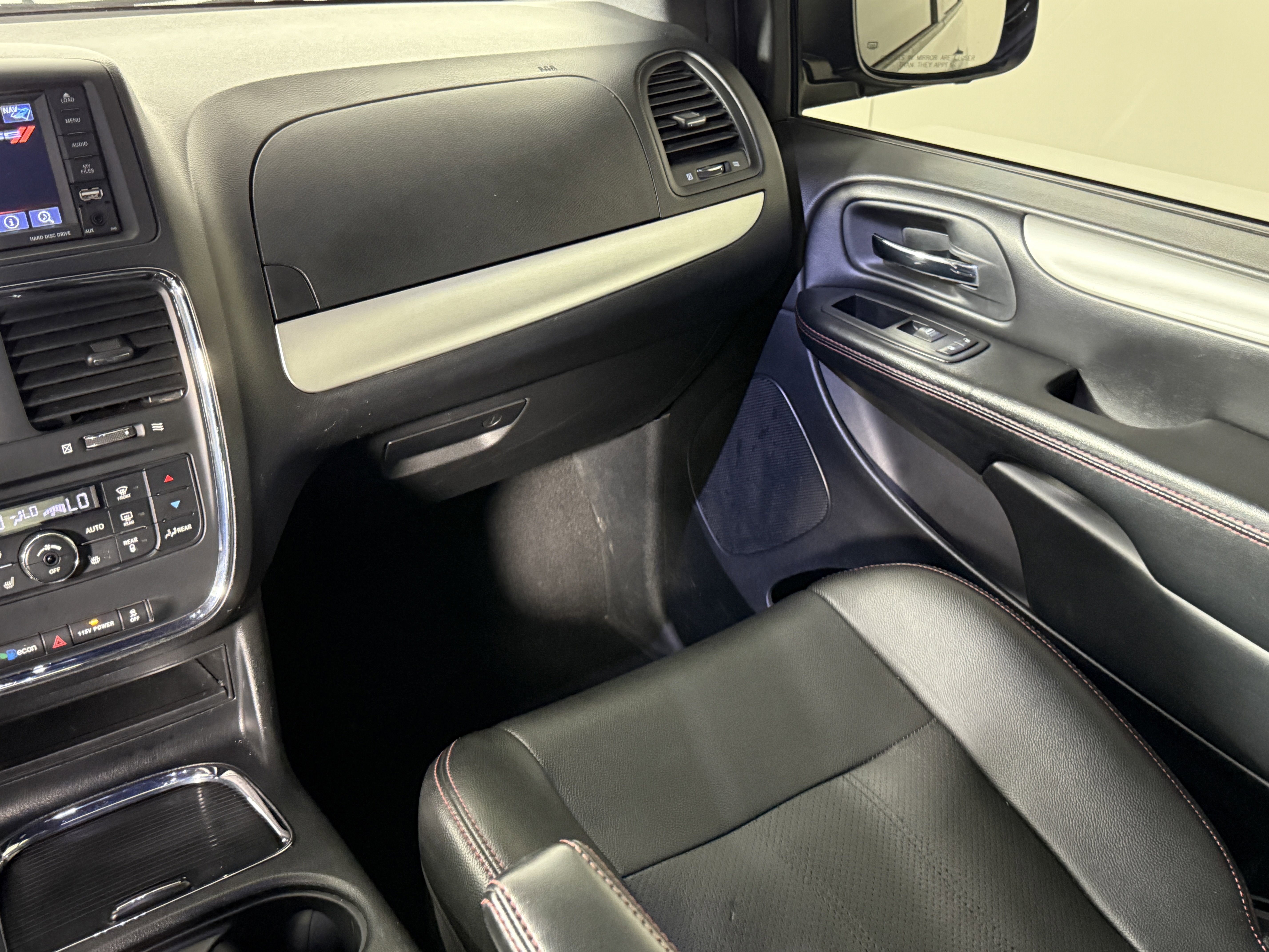 Used 2020 Dodge Grand Caravan GT image 12