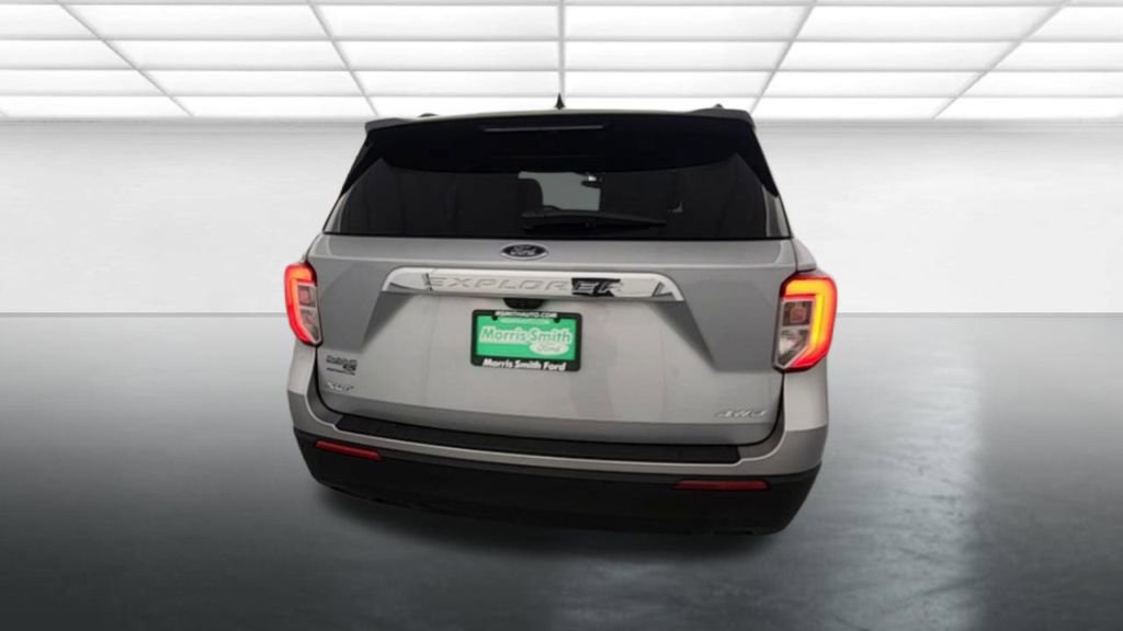 Used 2023 Ford Explorer XLT image 7