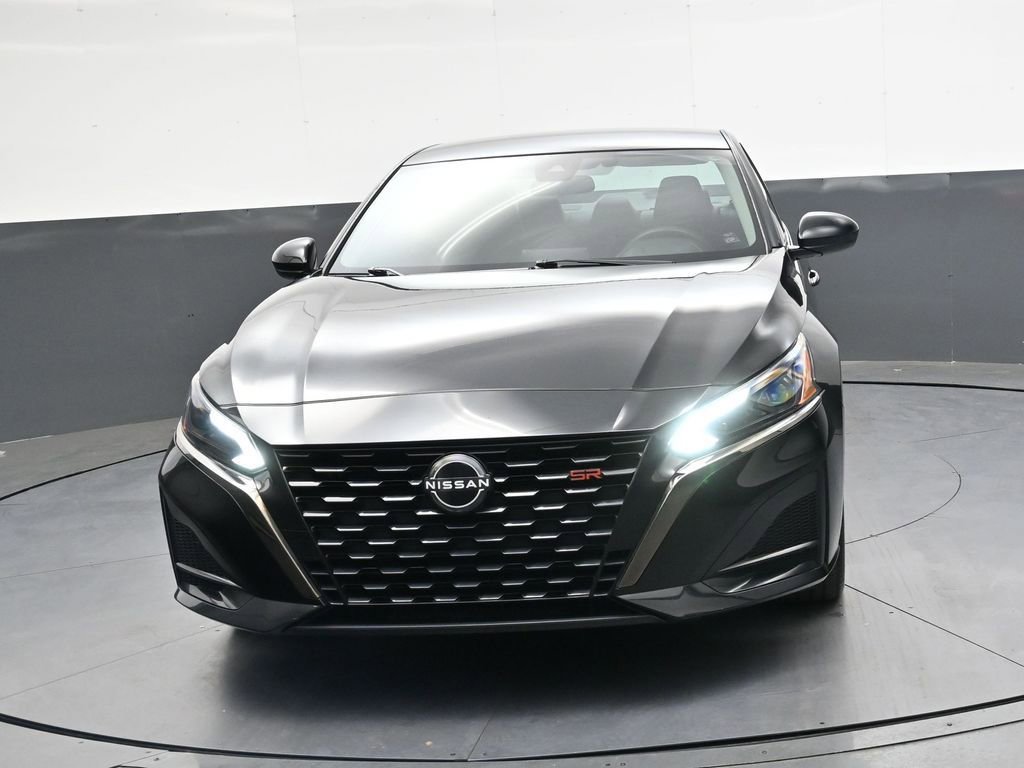 Used 2023 Nissan Altima 2.5 SR FWD image 9