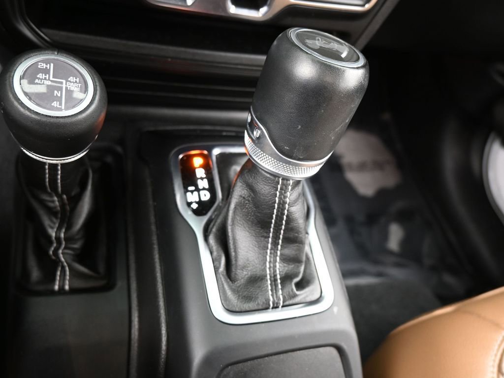 Used 2022 Jeep Wrangler Unlimited Sahara w/ Safety Group image 26