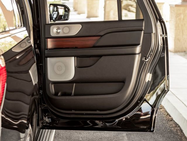 Used 2021 Lincoln Navigator L Reserve image 28