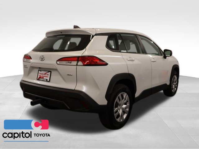 Certified 2025 Toyota Corolla Cross L AWD/4WD image 3