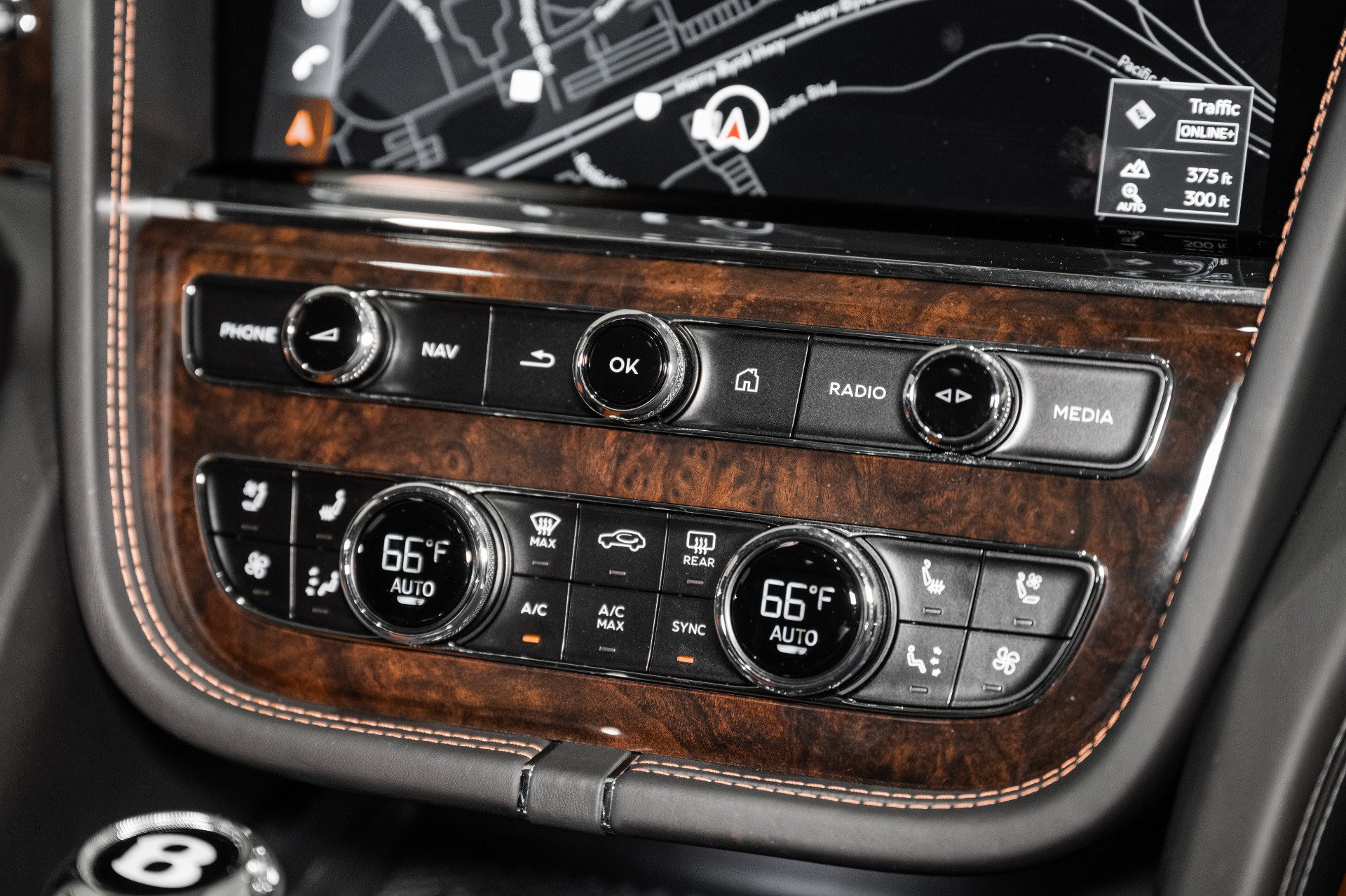 Used 2022 Bentley Bentayga image 39