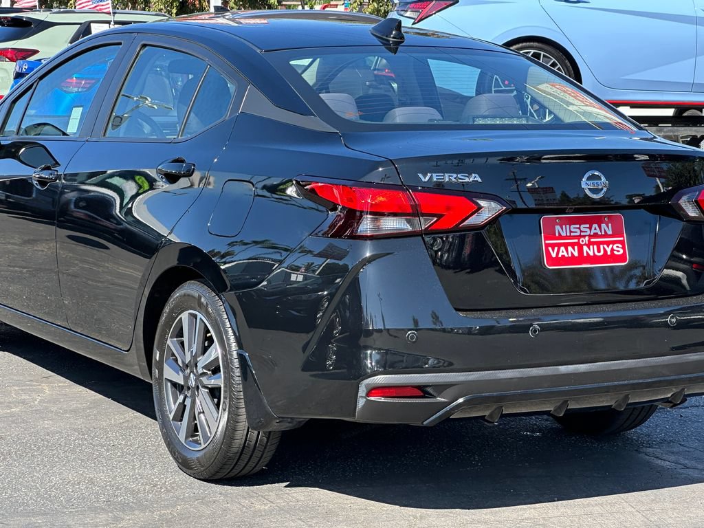 Used 2022 Nissan Versa SV w/ Trunk Package FWD image 5