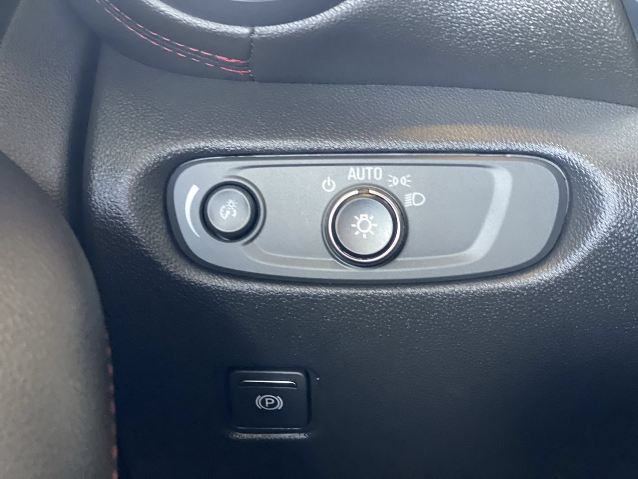Used 2019 Chevrolet Blazer RS FWD image 18
