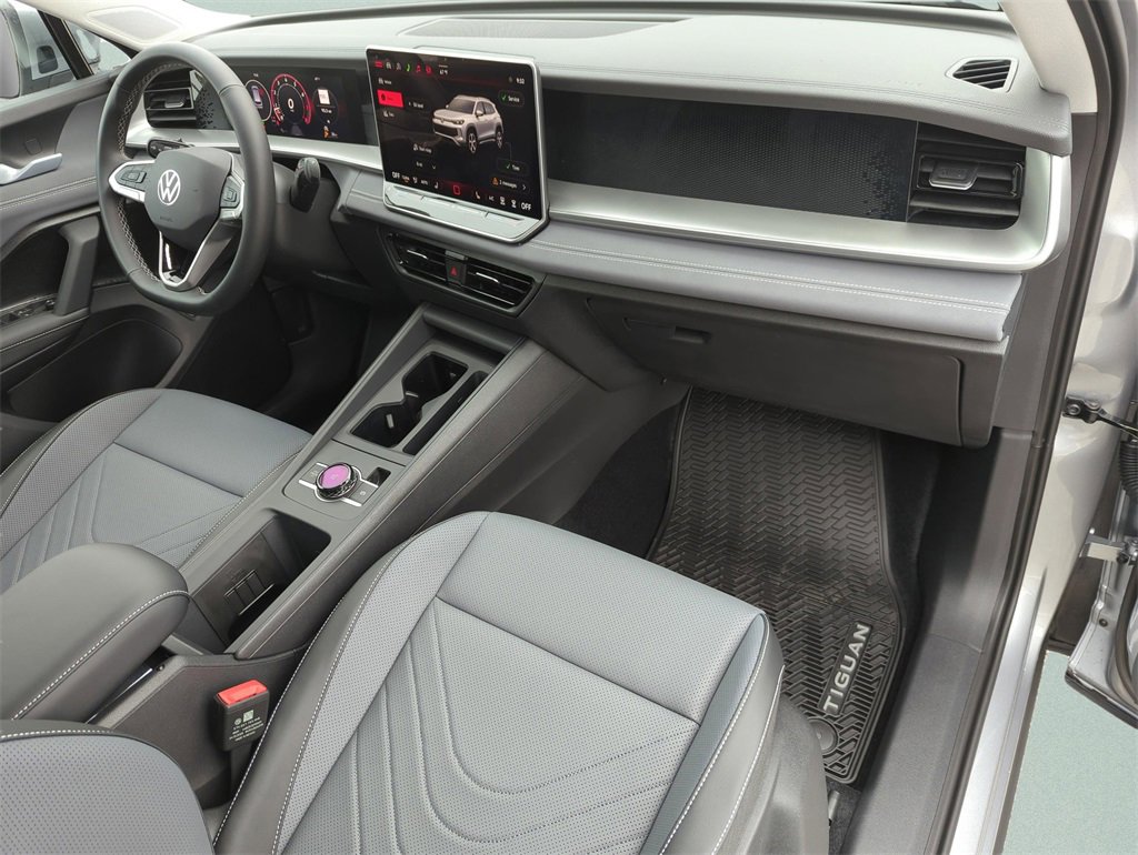 New 2026 Volkswagen Tiguan SE image 29