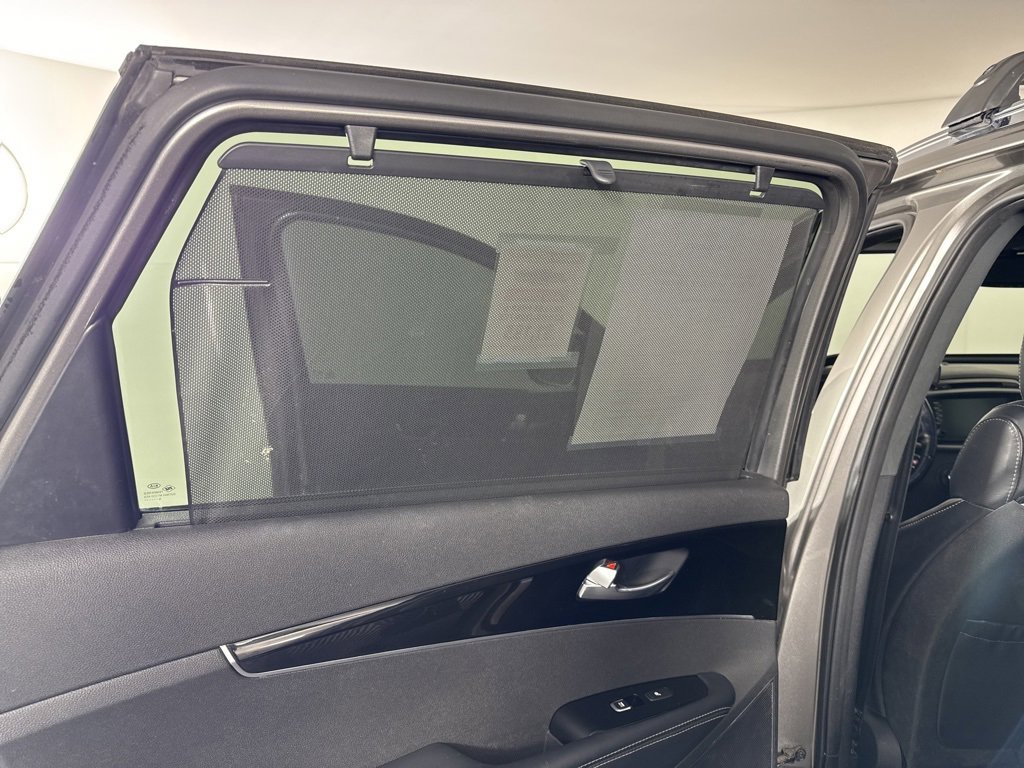 Used 2017 Kia Sorento SX image 31