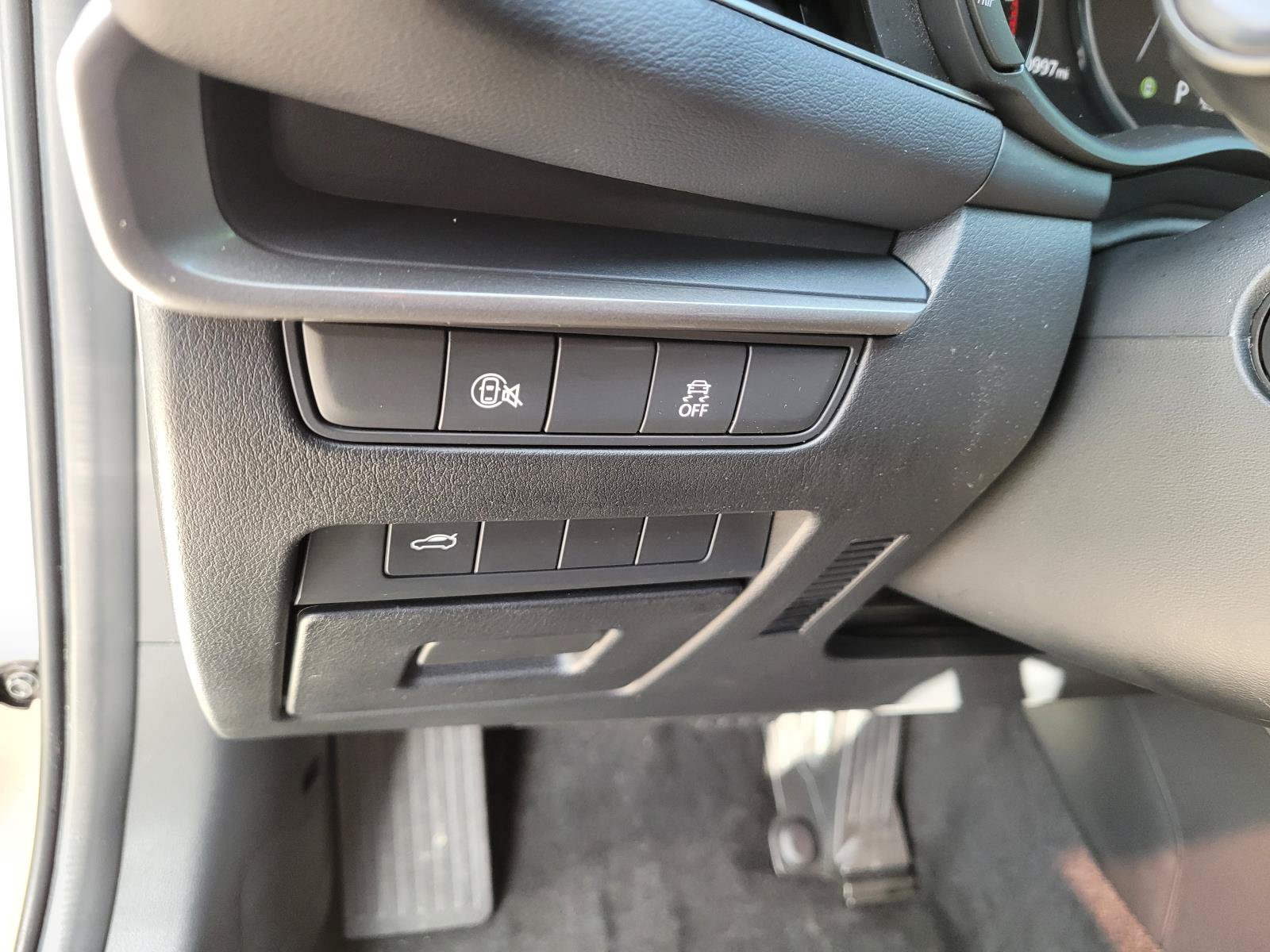 Used 2024 MAZDA MAZDA3 s FWD image 26