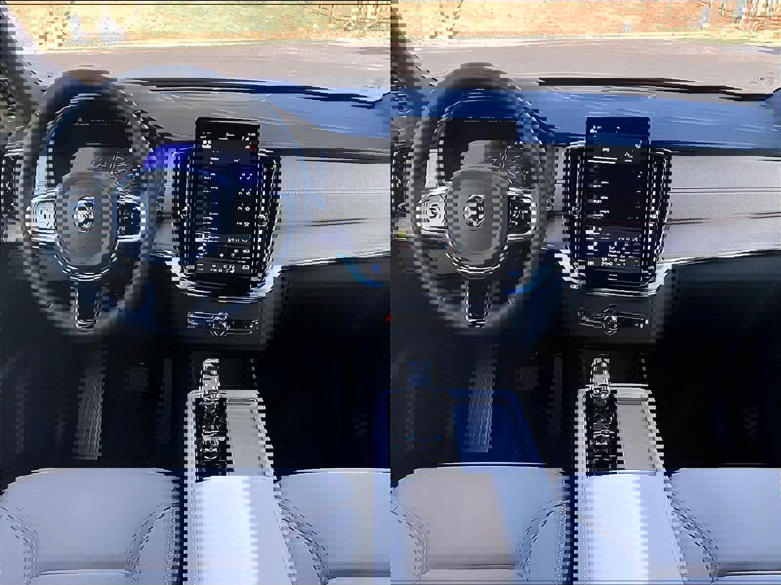 New 2026 Volvo XC90 T8 Plus w/ Protection Package Premier image 7