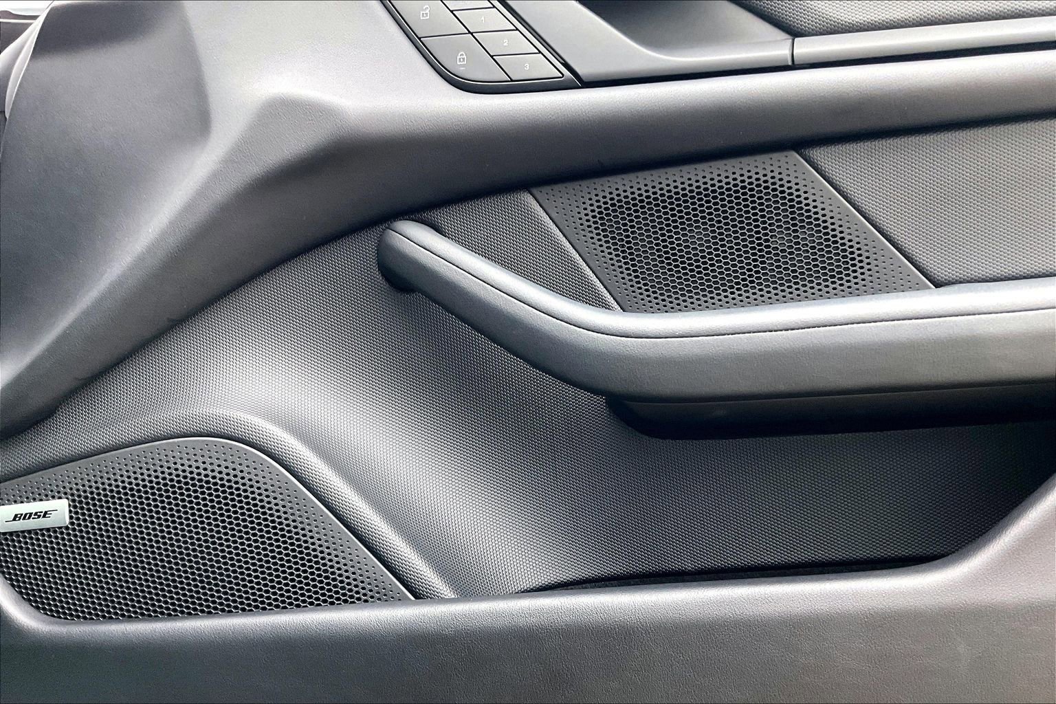 Used 2022 Porsche Taycan Base image 20