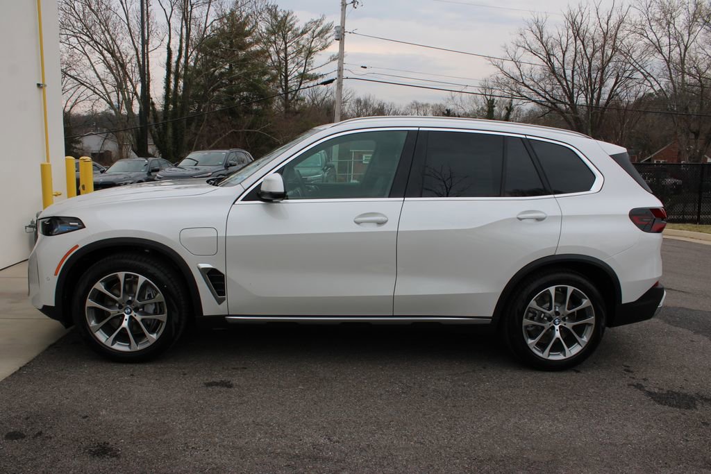 New 2026 BMW X5 xDrive50e image 10