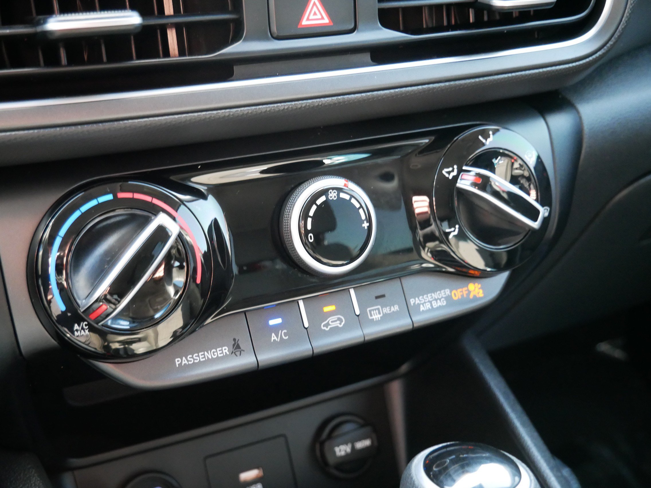 Certified 2023 Hyundai Kona SEL AWD/4WD image 22