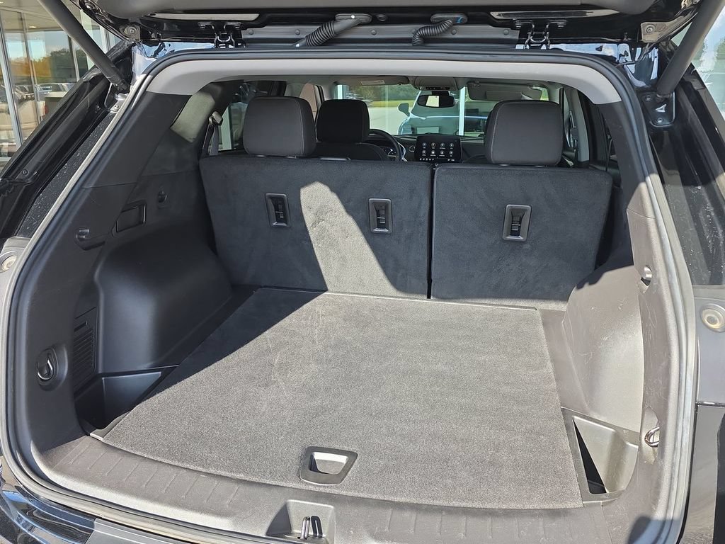Used 2024 Chevrolet Blazer LT FWD image 26