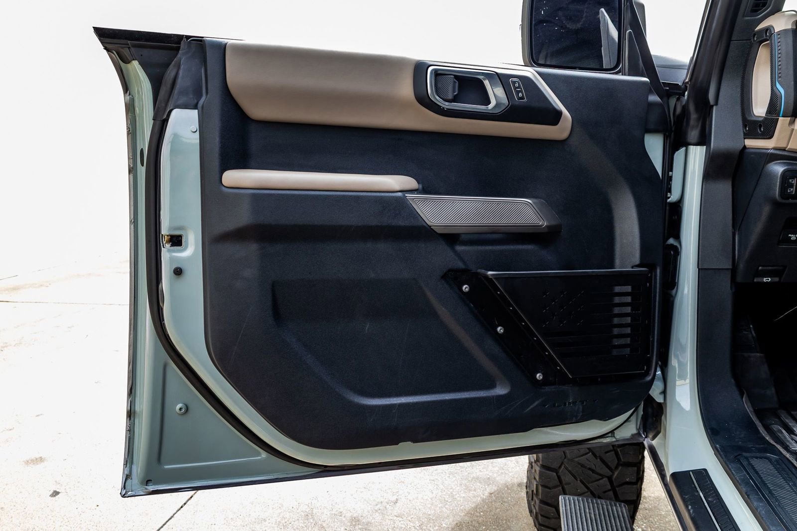 Used 2023 Ford Bronco Wildtrak image 35