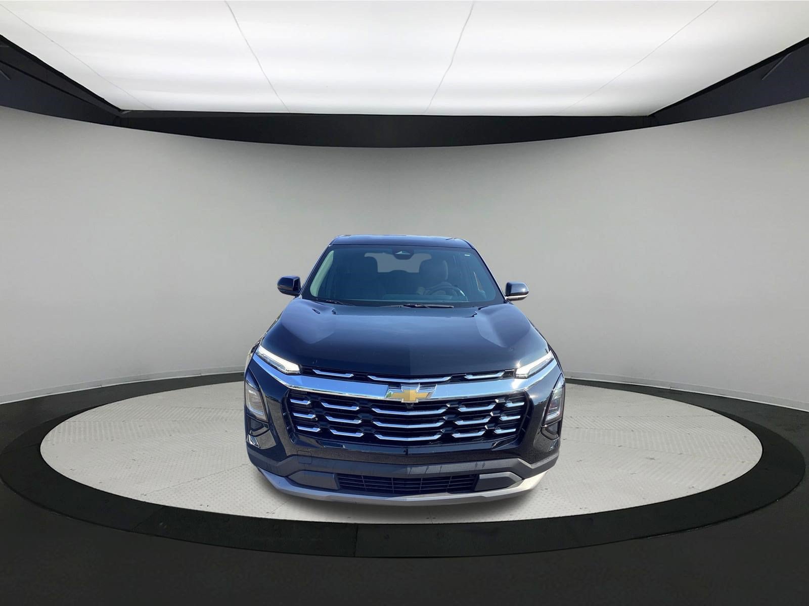 Used 2025 Chevrolet Equinox LT AWD/4WD image 3