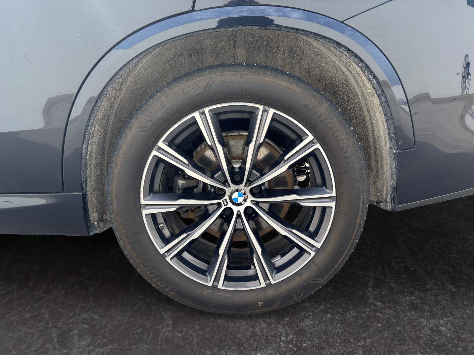 Used 2019 BMW X5 xDrive40i w/ M Sport Package image 29