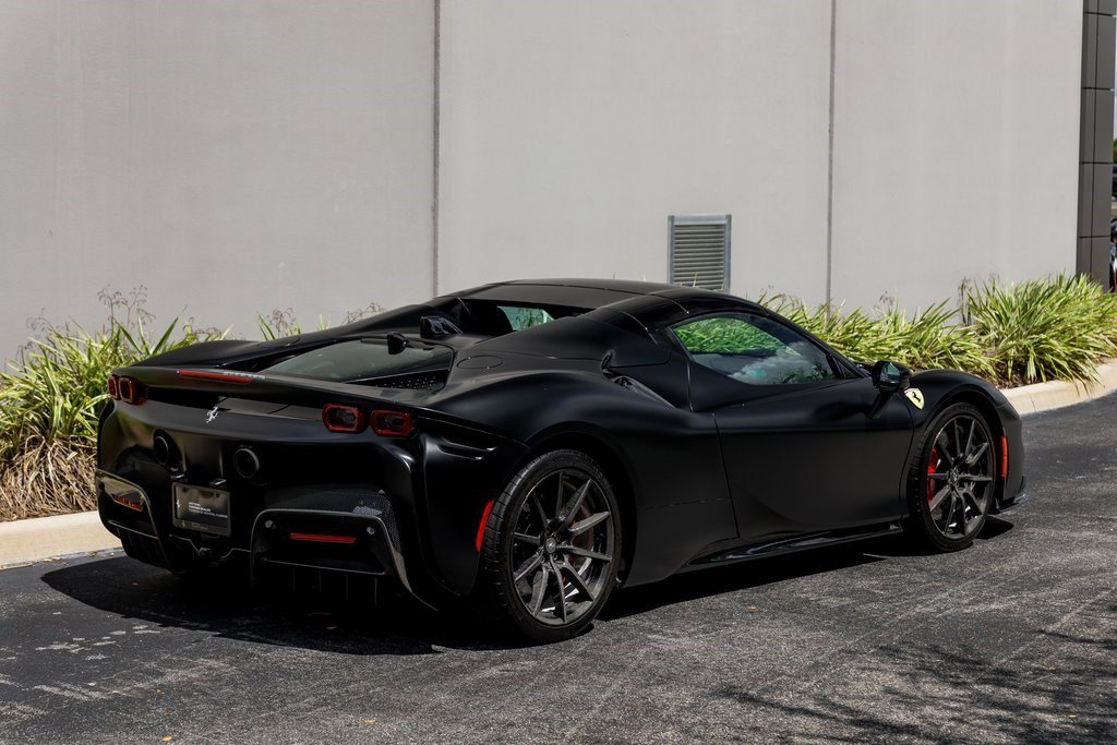 Used 2022 Ferrari SF90 Spider image 5