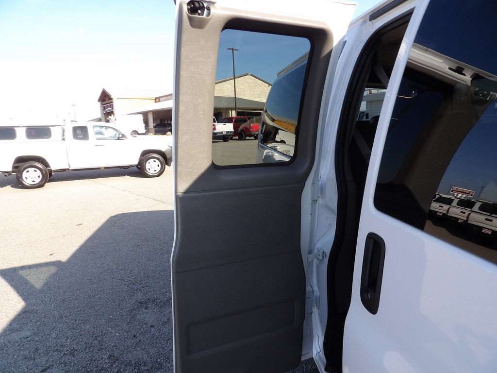 Used 2024 Chevrolet Express 3500 LS RWD image 39