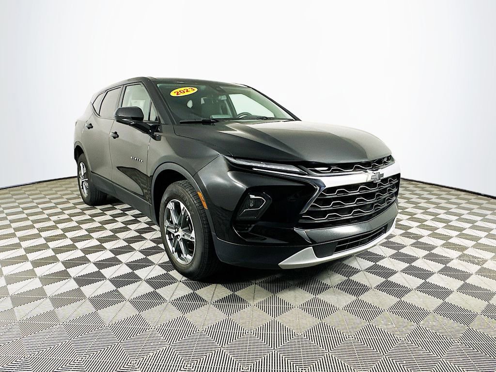 Used 2023 Chevrolet Blazer LT w/ Driver Confidence Package image 2