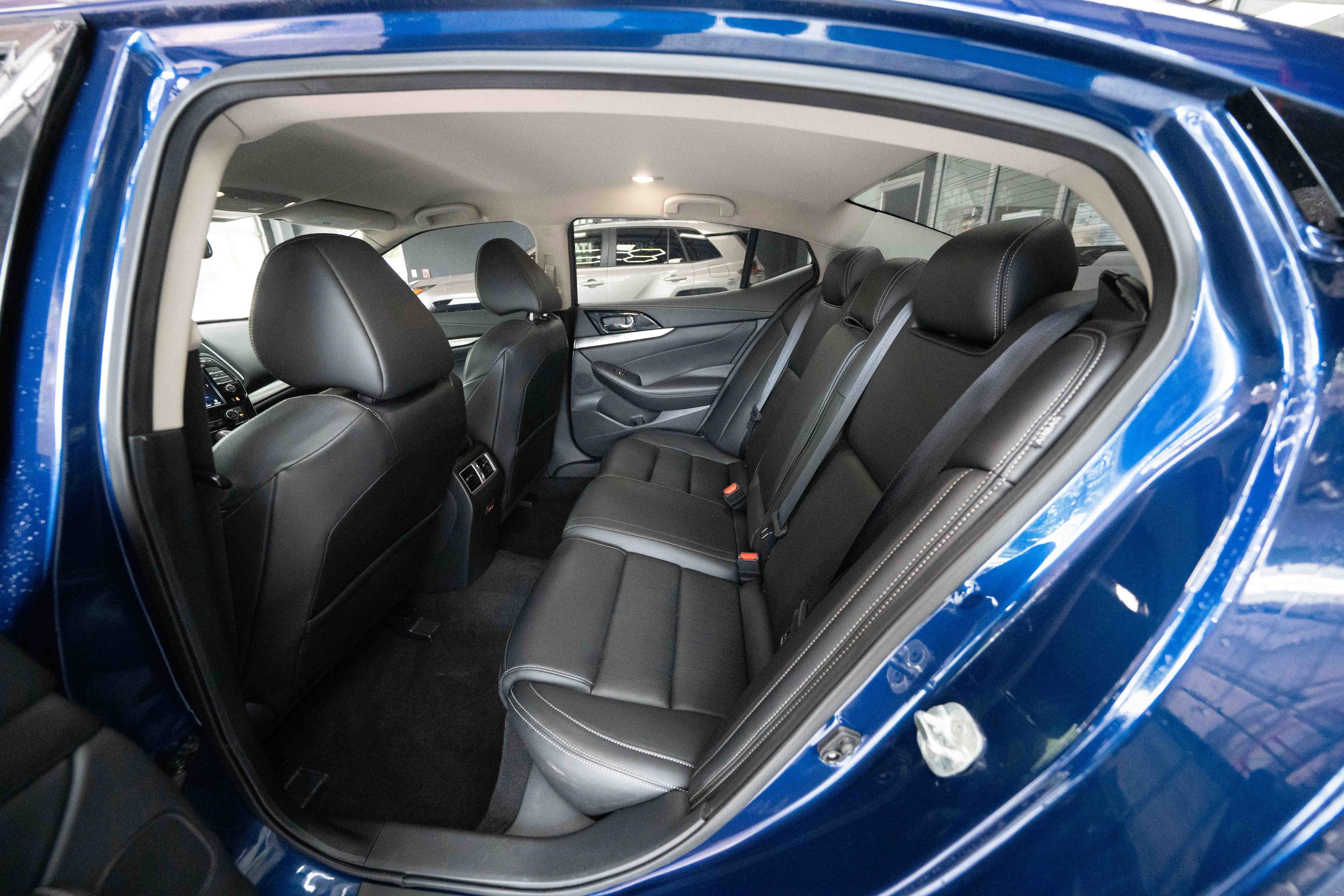 Used 2022 Nissan Maxima SV w/ Floor Mat Group image 23