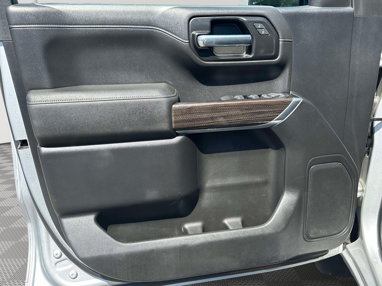 Used 2019 Chevrolet Silverado 1500 LT w/ All-Star Edition AWD/4WD image 18