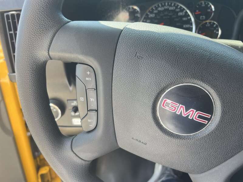 Used 2021 GMC Savana 3500 Extended w/ Power Convenience Package RWD image 19