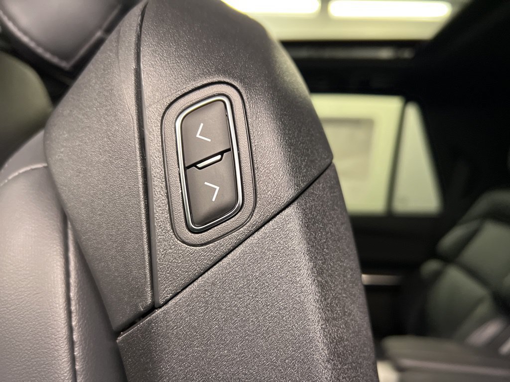 New 2026 Lincoln Navigator Reserve w/ Jet Appearance Package AWD/4WD image 37