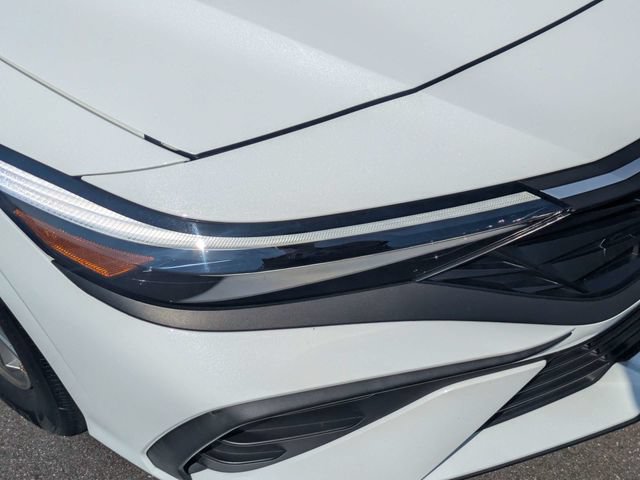 Used 2025 Hyundai Elantra SE FWD image 9