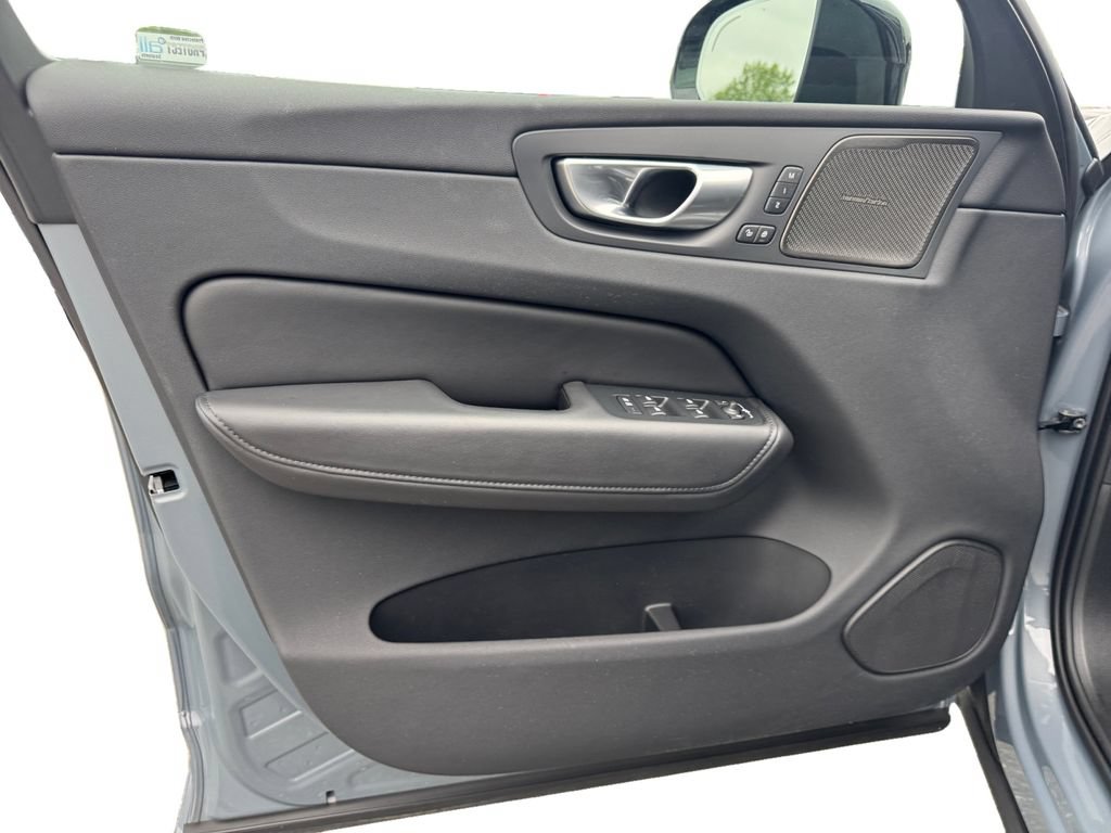 Certified 2024 Volvo XC60 B5 Plus w/ Protection Package Premier AWD/4WD image 10