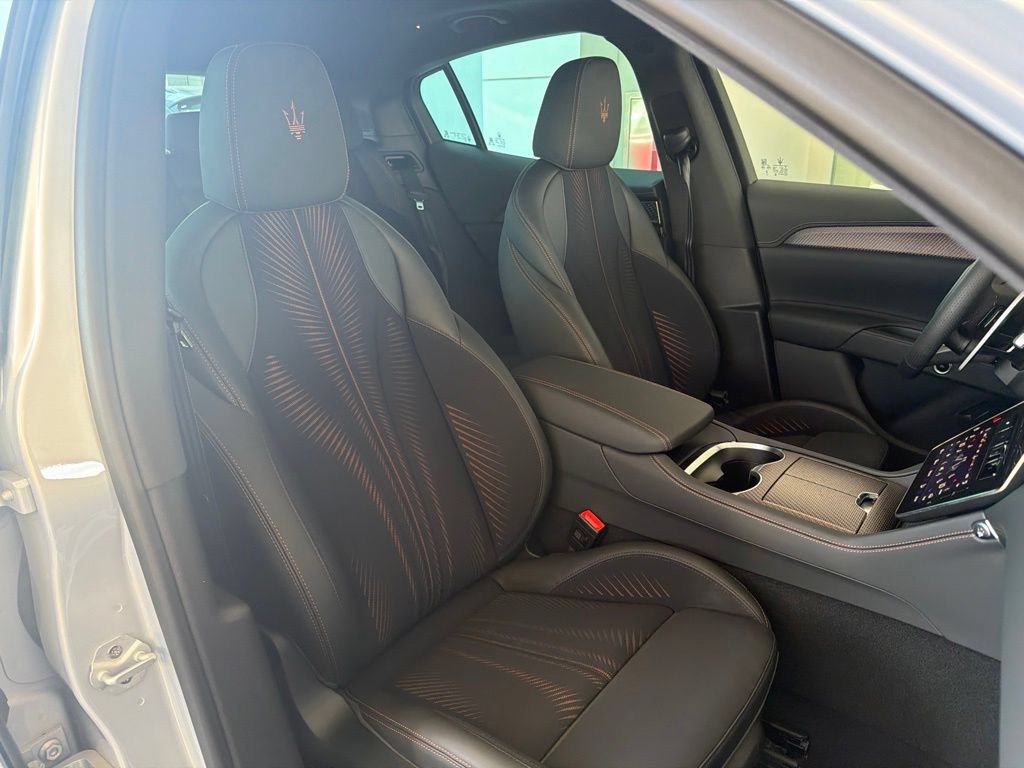 Used 2025 Maserati Grecale Folgore AWD/4WD image 15