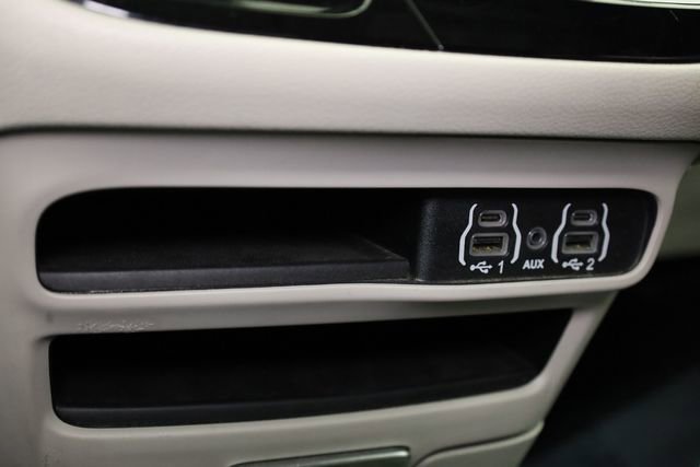 Used 2023 Chrysler Pacifica Touring-L image 24
