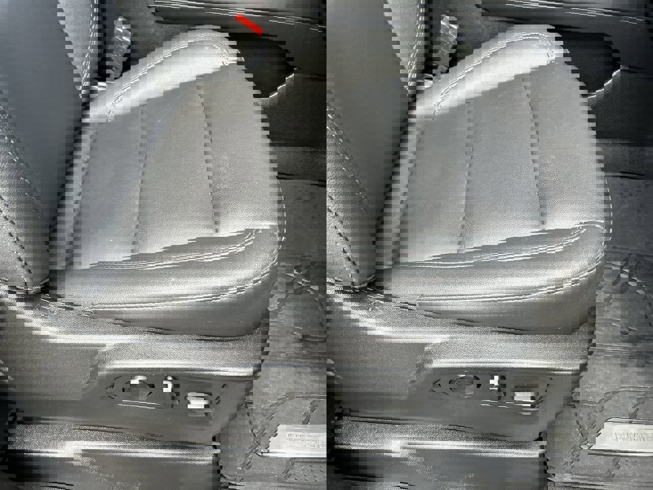 Used 2024 Chevrolet Tahoe LT w/ Luxury Package AWD/4WD image 15