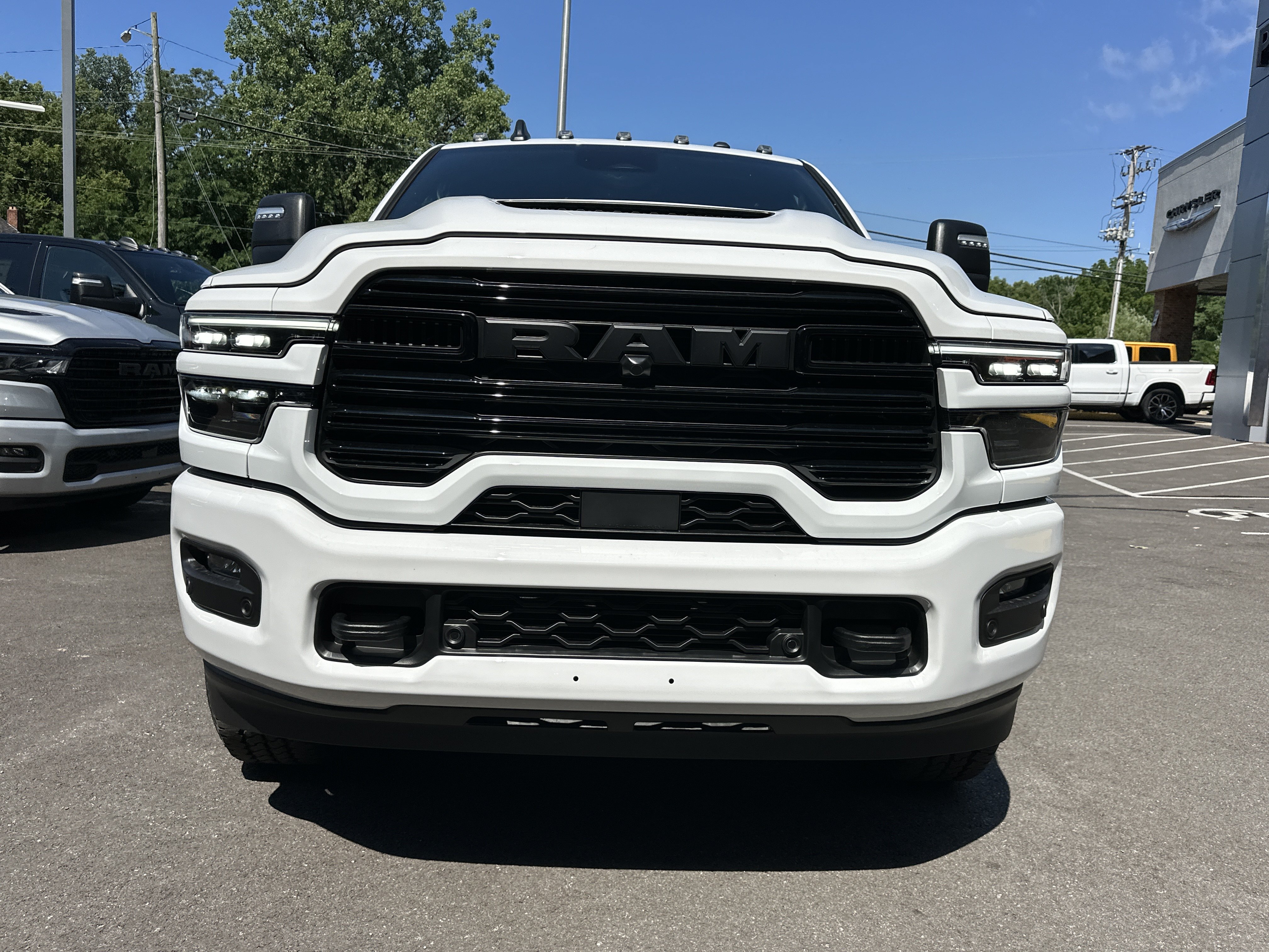New 2026 RAM 2500 Laramie AWD/4WD image 21