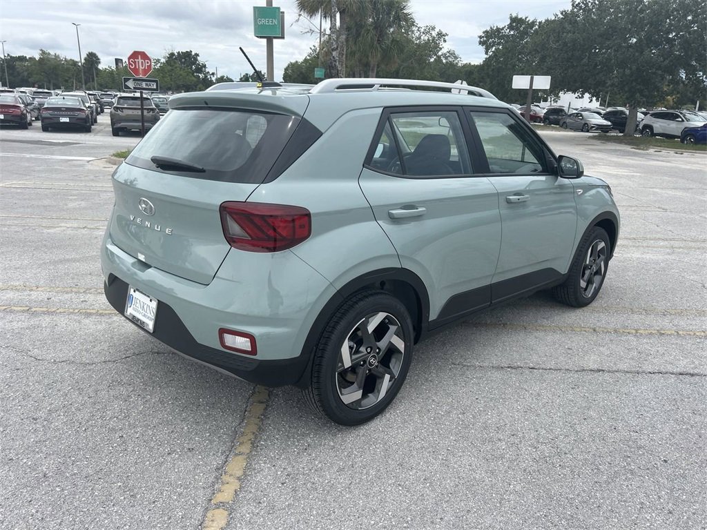 New 2025 Hyundai Venue Limited image 11