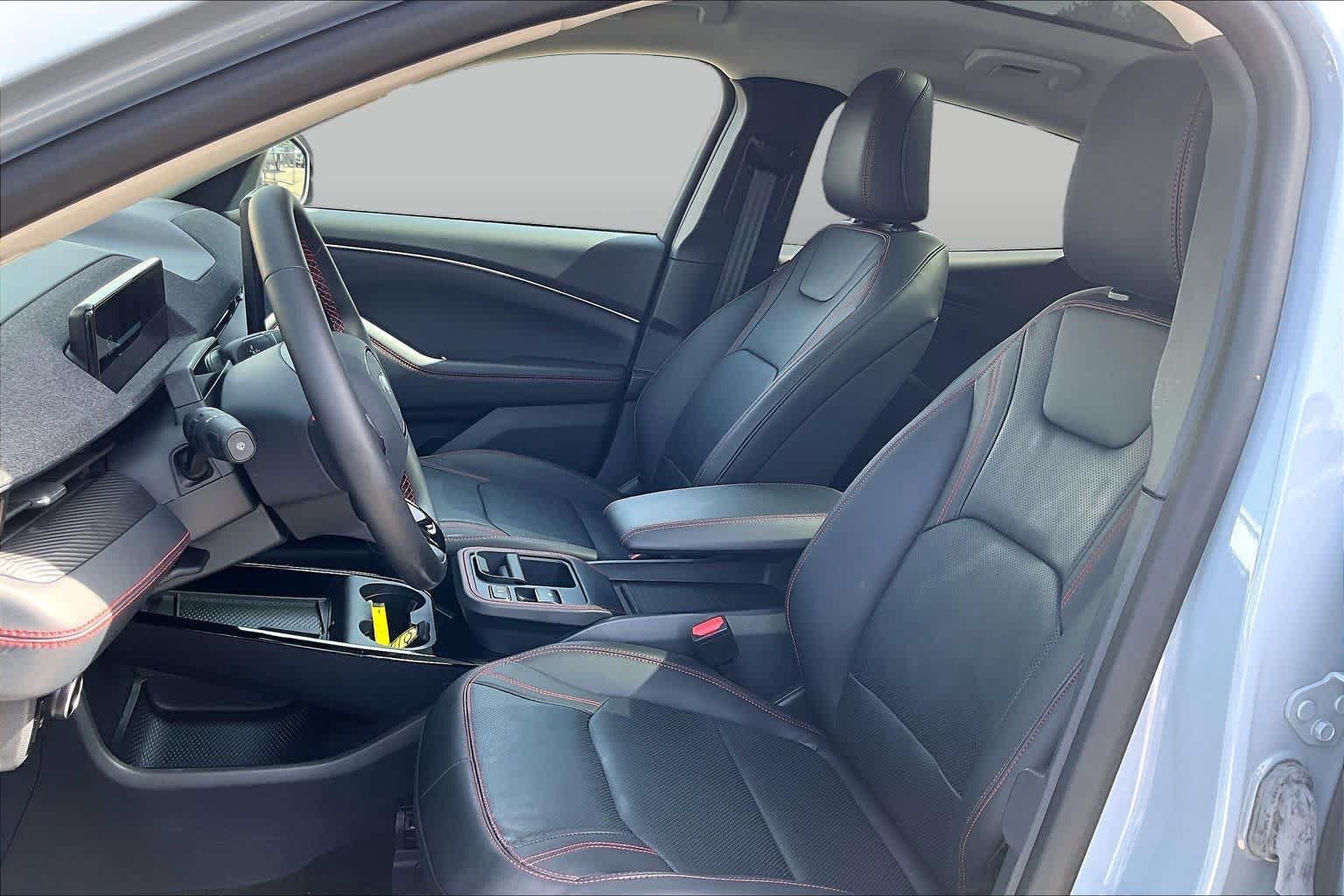 Used 2025 Ford Mustang Mach-E Premium w/ Sport Appearance Package AWD/4WD image 7