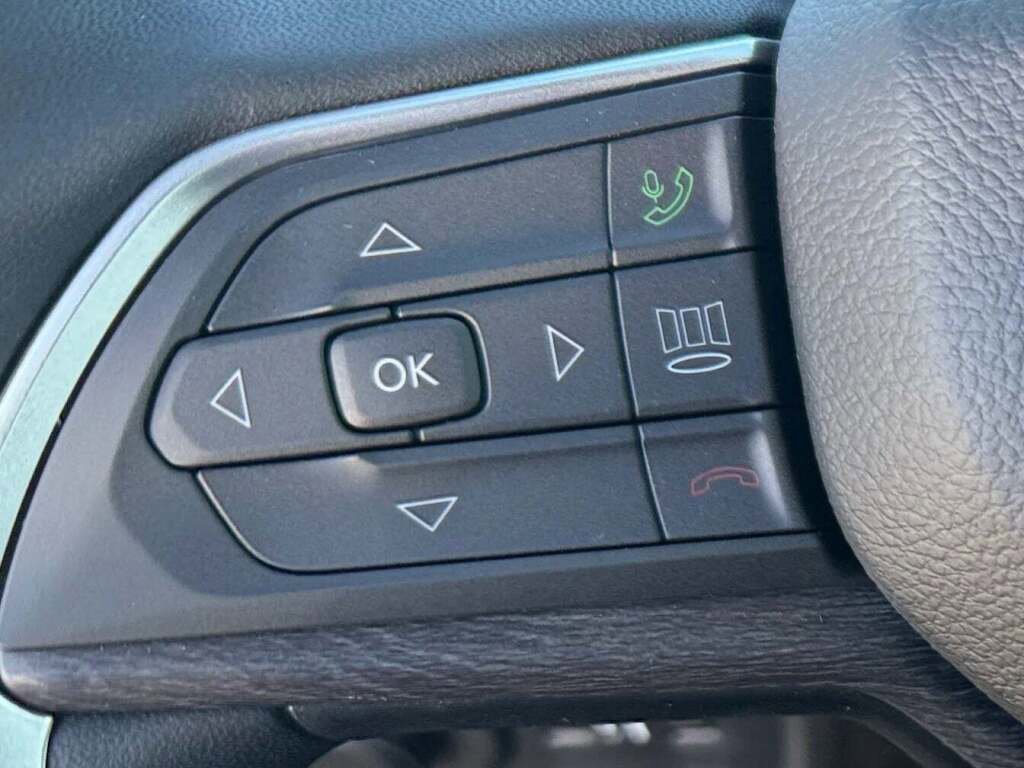 New 2026 Jeep Grand Cherokee Altitude image 38