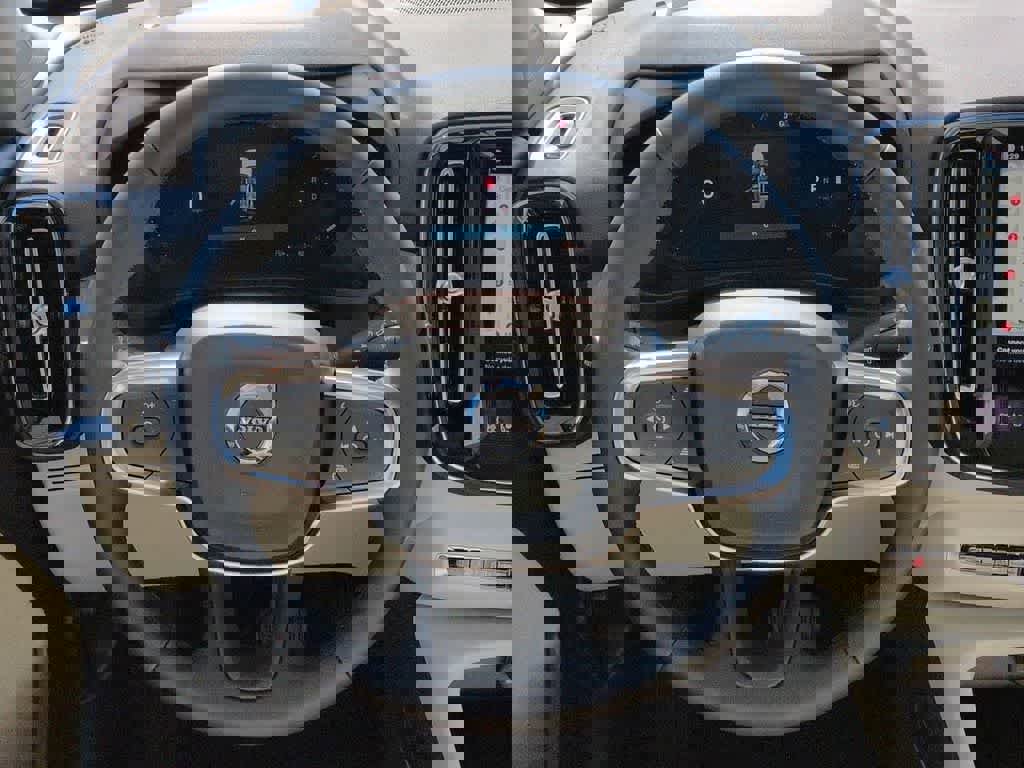 New 2026 Volvo XC40 B5 Ultra w/ Protection Package Premier image 22