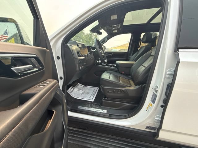 Used 2025 Chevrolet Tahoe High Country AWD/4WD image 8