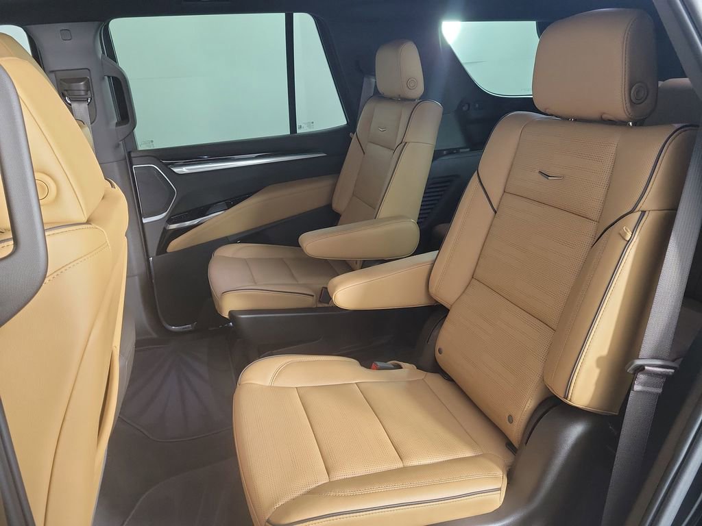 Certified 2025 Cadillac Escalade Premium Luxury image 11
