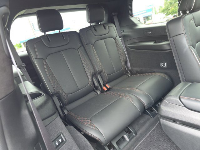Used 2025 Jeep Grand Cherokee L Summit AWD/4WD image 61