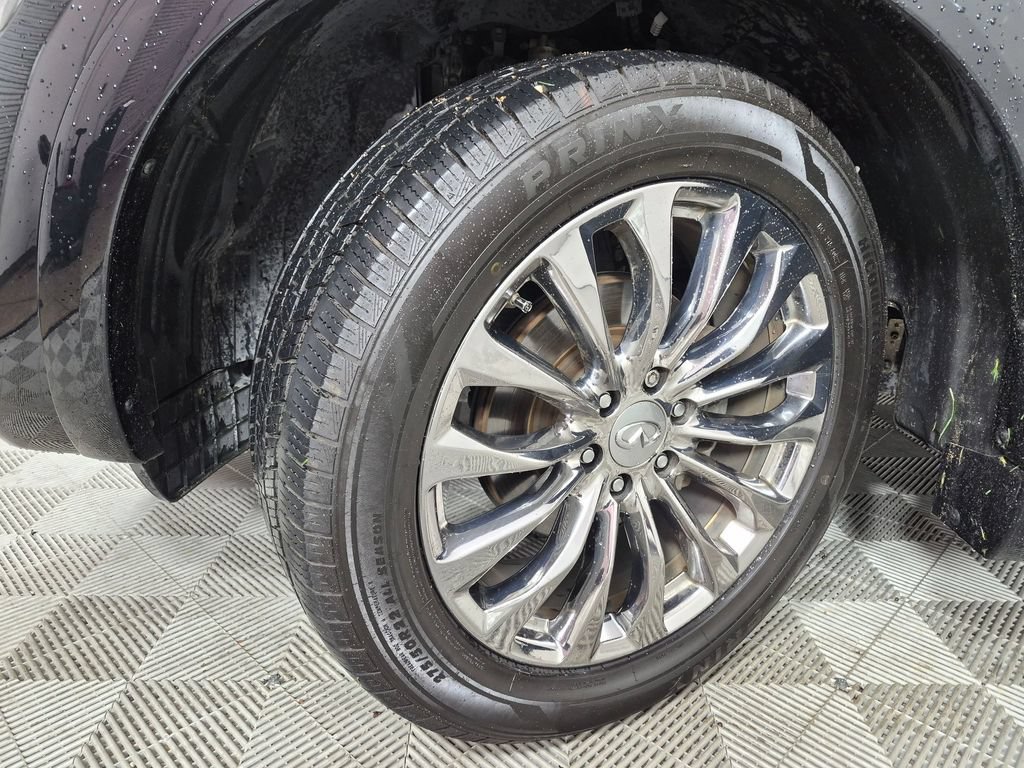 Used 2017 INFINITI QX80 2WD w/ Deluxe Technology Package image 10