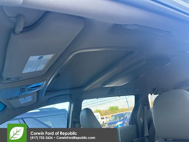 Used 2017 Toyota Sienna XLE Premium image 13